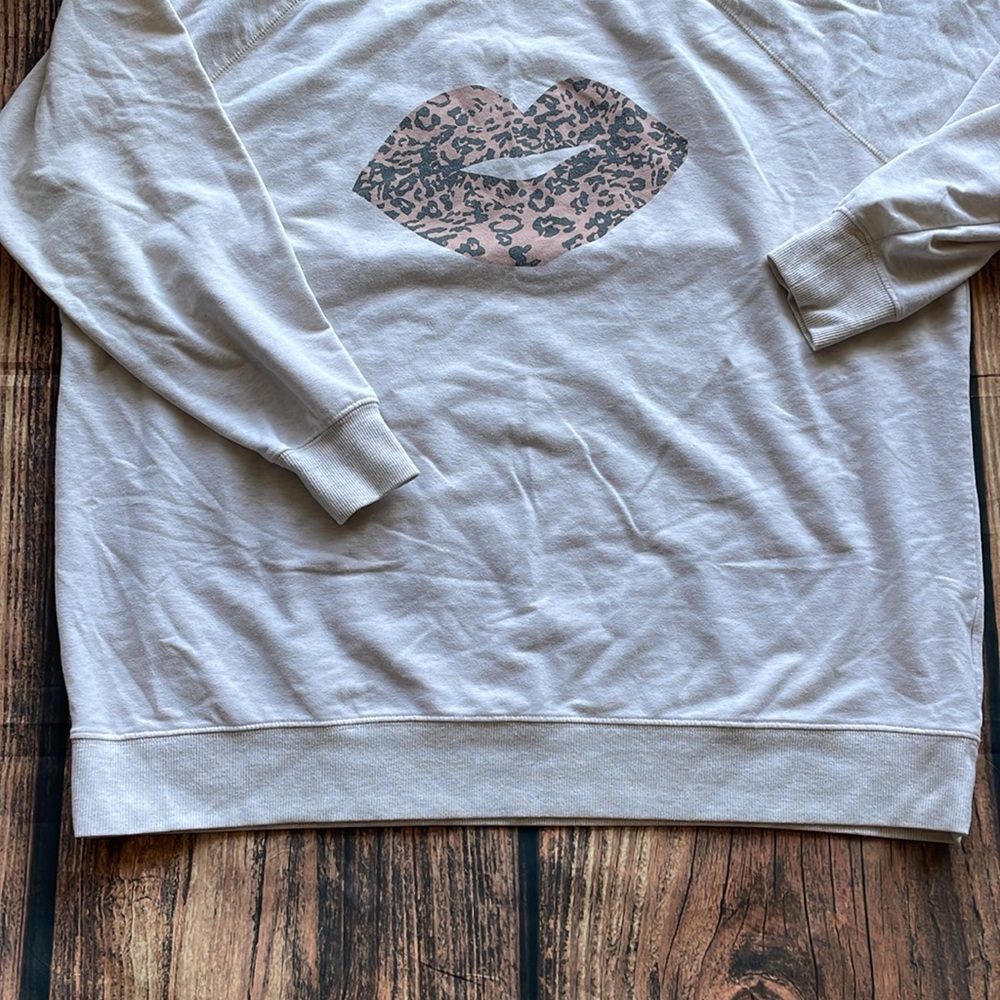 WildFox Cheetah Lips Sweater - Picture 4 of 4